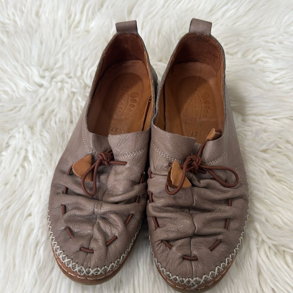 SPRING STEP GENUINE LEATHER FLATS SHOES .BERNA SIZE 37